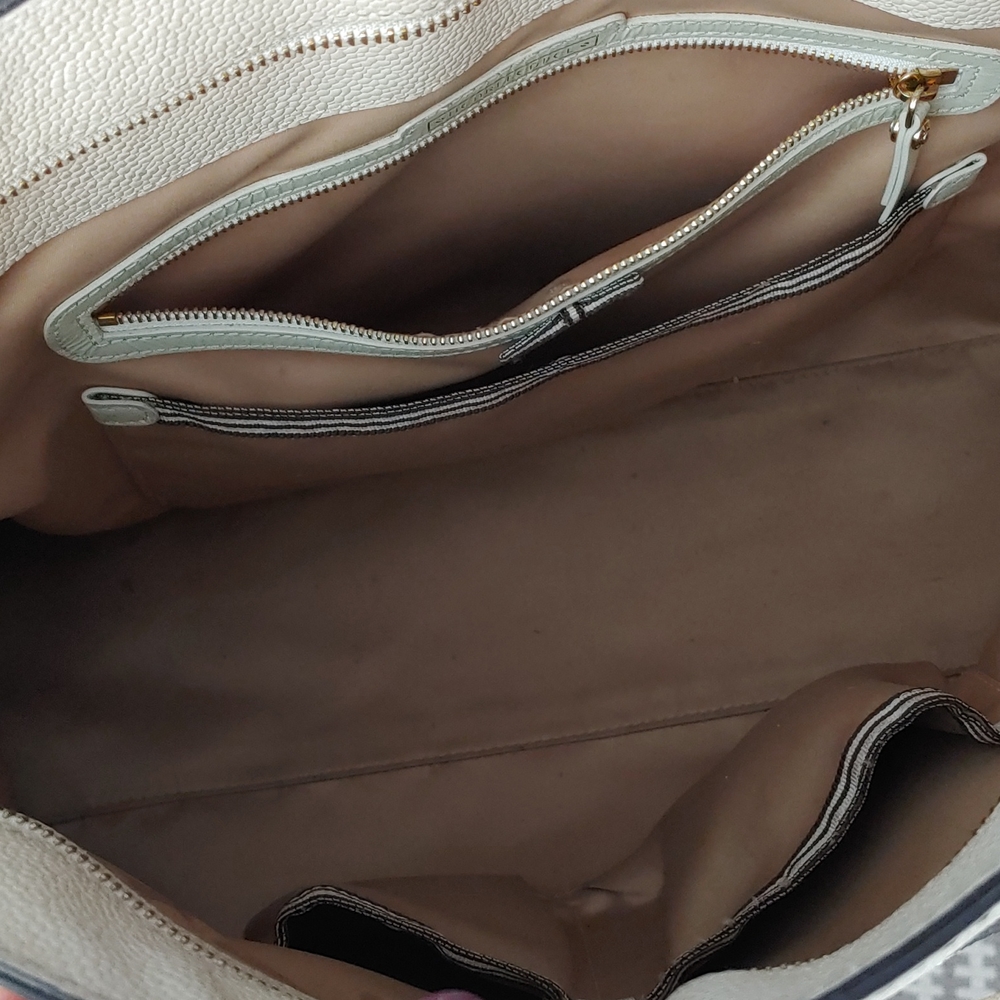 Henri Bendel NEW YORK Carlyle Style Satchel. - Picture 8 of 14